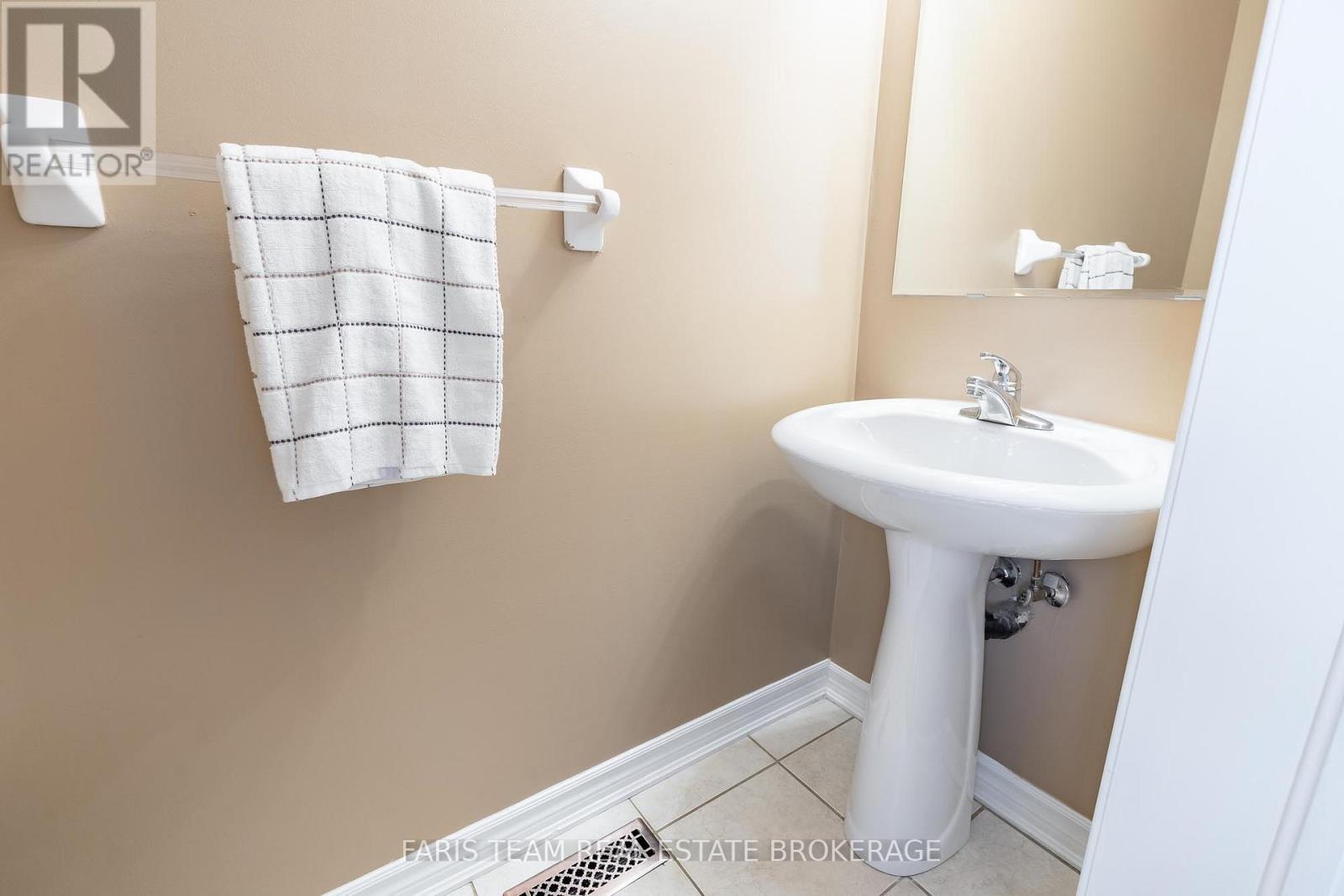 164 John W Taylor Avenue, New Tecumseth, Ontario  L9R 0E6 - Photo 19 - N13210284