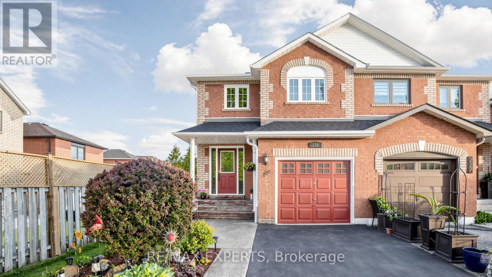 229 Rosanna Crescent, Vaughan, Ontario  L6A 2T3 - Photo 1 - N13210362