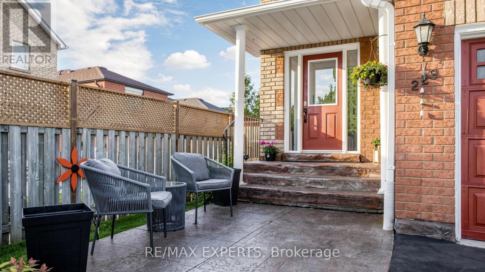 229 Rosanna Crescent, Vaughan, Ontario  L6A 2T3 - Photo 2 - N13210362