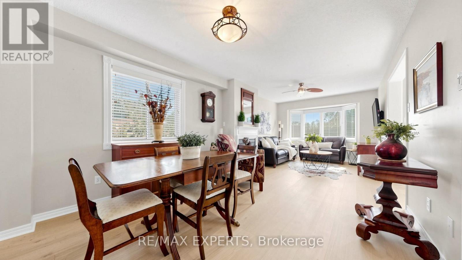 229 Rosanna Crescent, Vaughan, Ontario  L6A 2T3 - Photo 3 - N13210362
