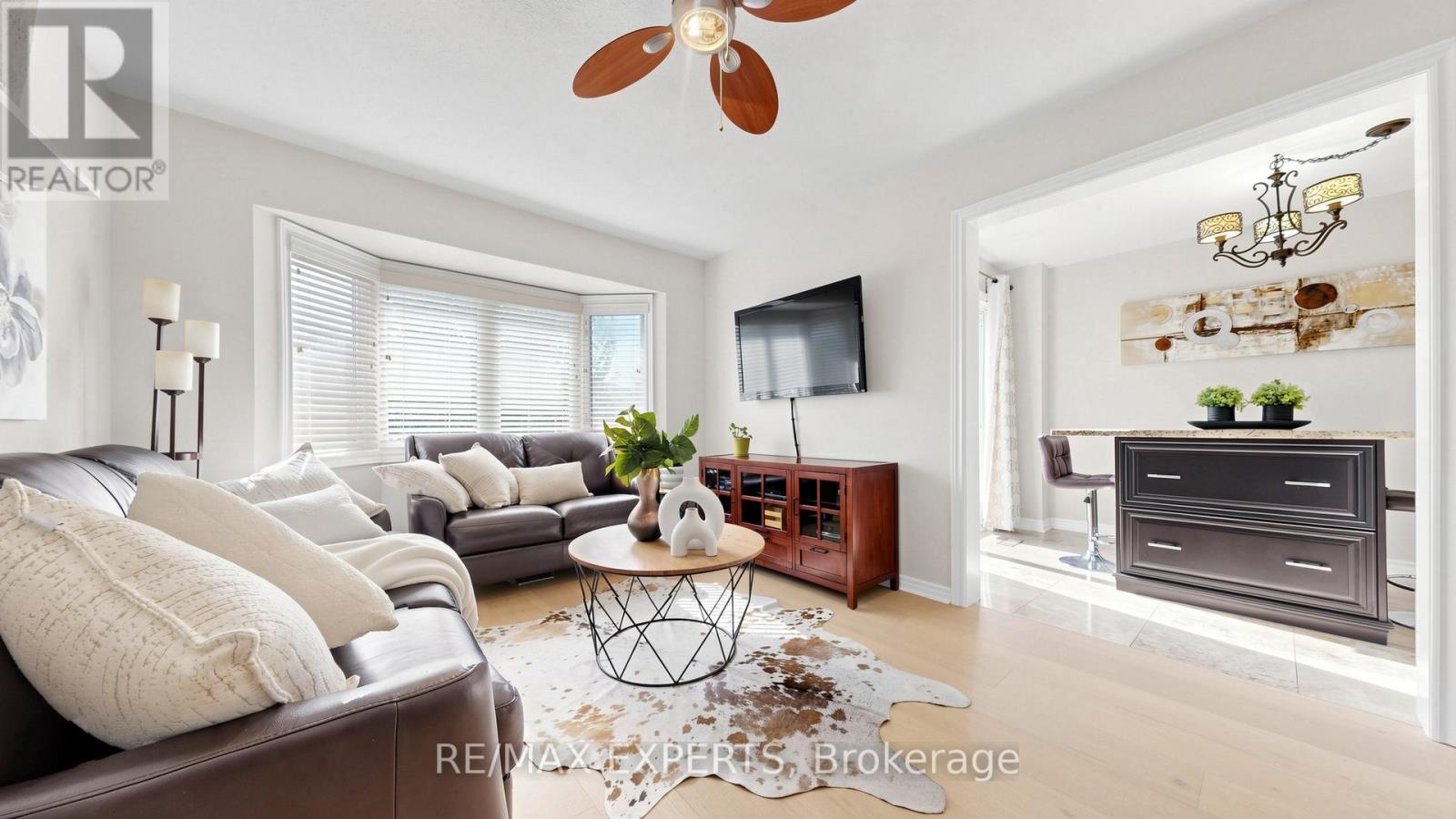 229 Rosanna Crescent, Vaughan, Ontario  L6A 2T3 - Photo 4 - N13210362