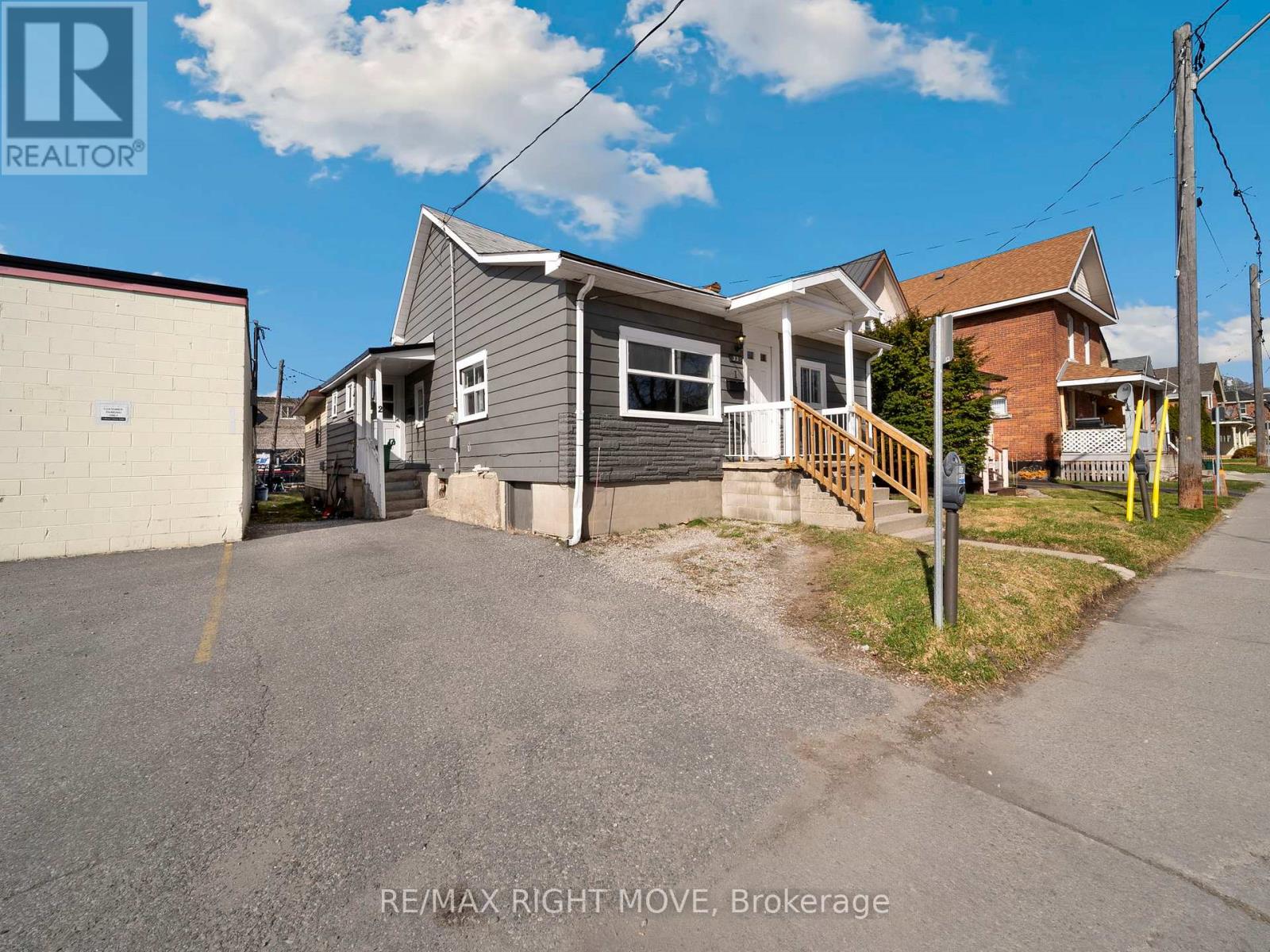 33 Albert Street S, Orillia, Ontario  L3V 5K6 - Photo 2 - S13210276