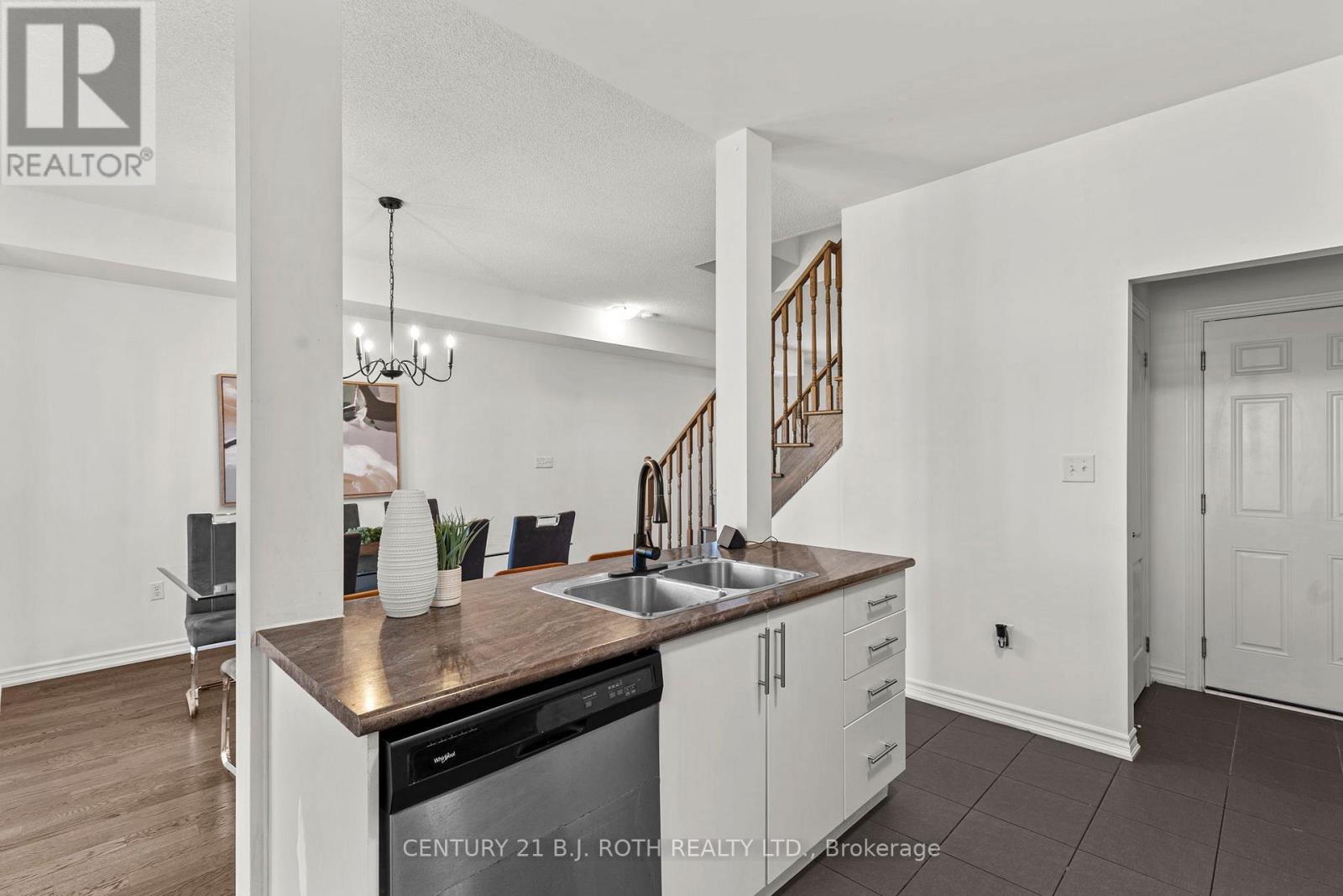 21 Brown Bear Street, Barrie, Ontario  L9J 0H7 - Photo 13 - S13210374