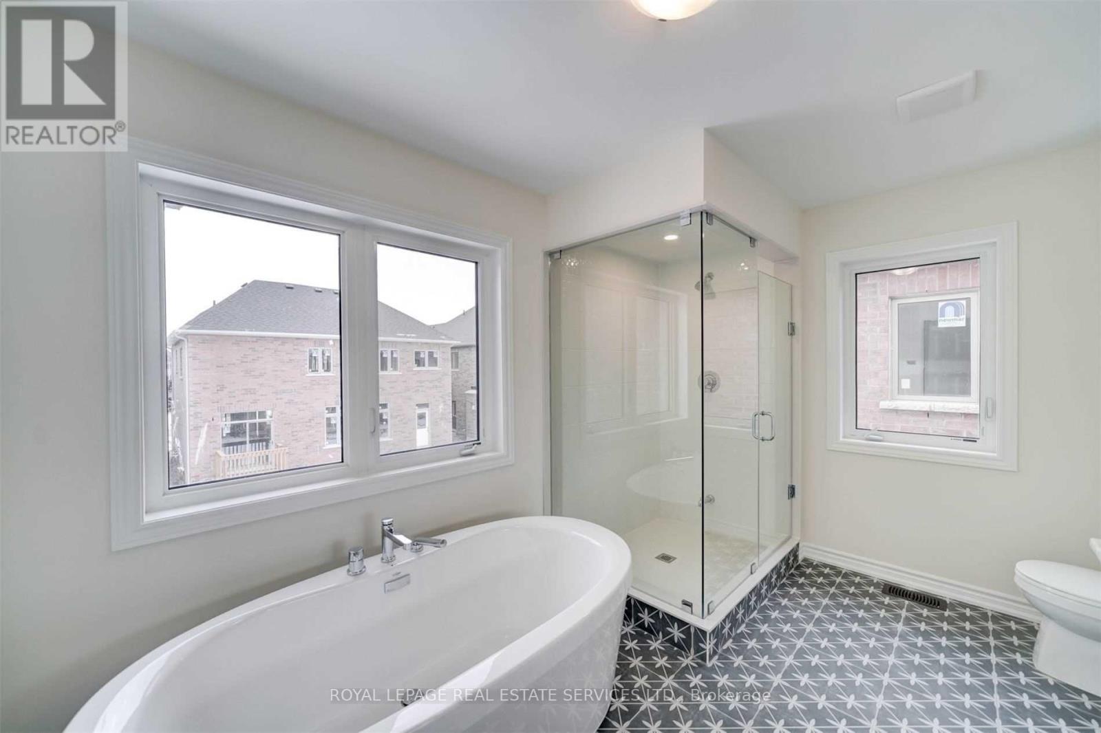25 Garrett Styles Drive, Georgina, Ontario  L4P 2E7 - Photo 23 - N13210214