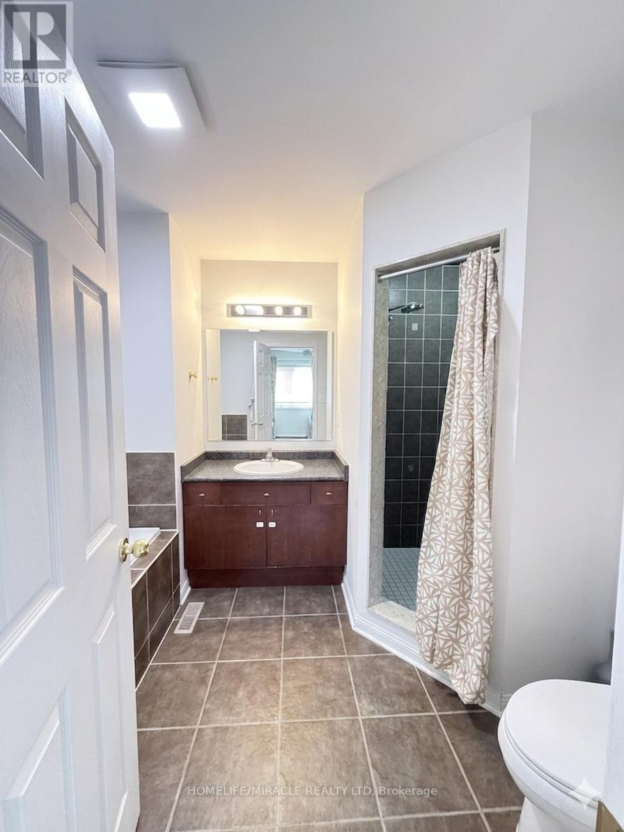 49 Ponymeadow Way, Brampton, Ontario  L6X 0M5 - Photo 3 - W13210016
