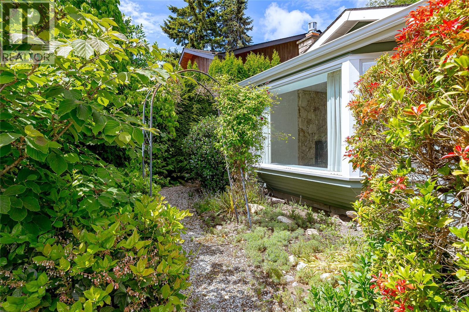 1830 Pastel Cres, Central Saanich, British Columbia  V8M 1N6 - Photo 29 - 1038440