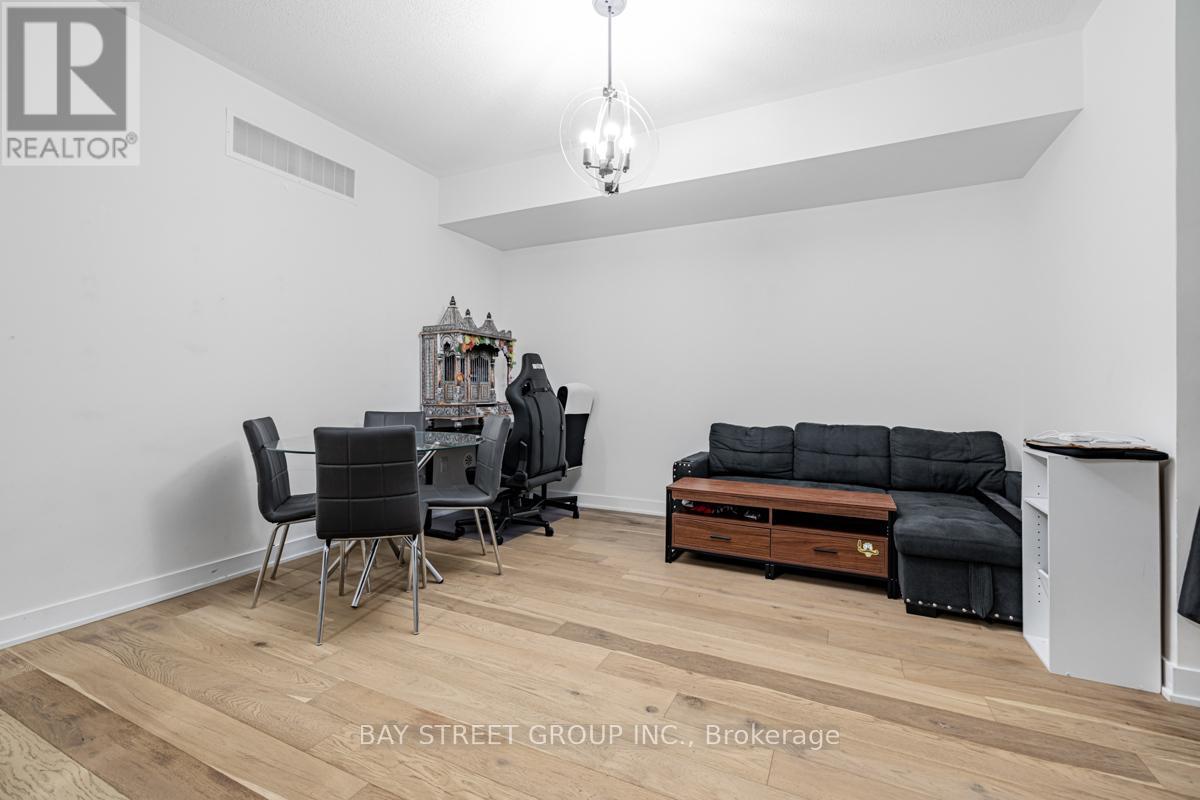 6 - 39 John Perkins Bull Drive W, Toronto, Ontario  M3K 0C3 - Photo 6 - W13210108