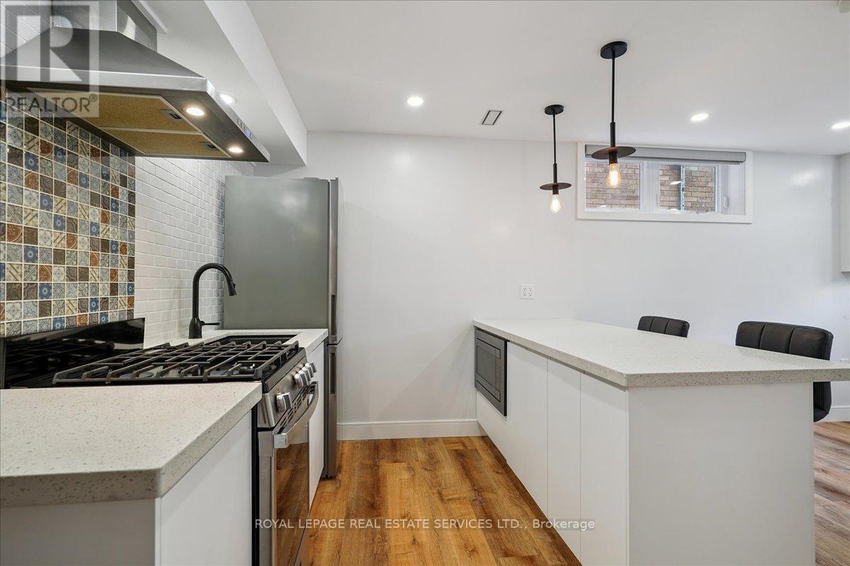 Lower - 155 Hope Street, Toronto, Ontario  M6E 1K4 - Photo 11 - W13210132