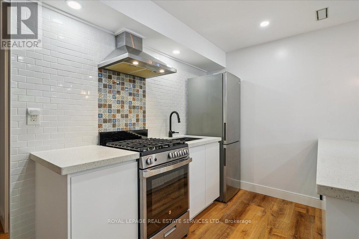 Lower - 155 Hope Street, Toronto, Ontario  M6E 1K4 - Photo 12 - W13210132
