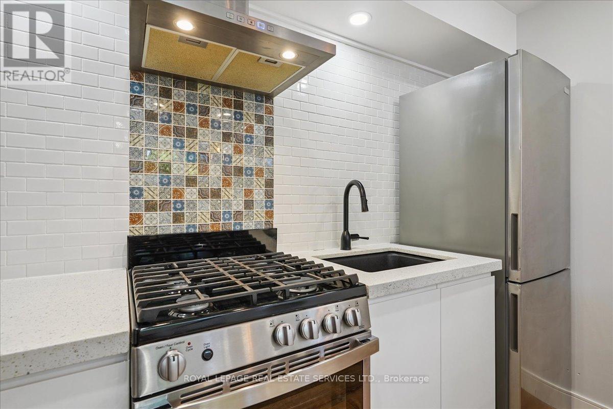 Lower - 155 Hope Street, Toronto, Ontario  M6E 1K4 - Photo 13 - W13210132