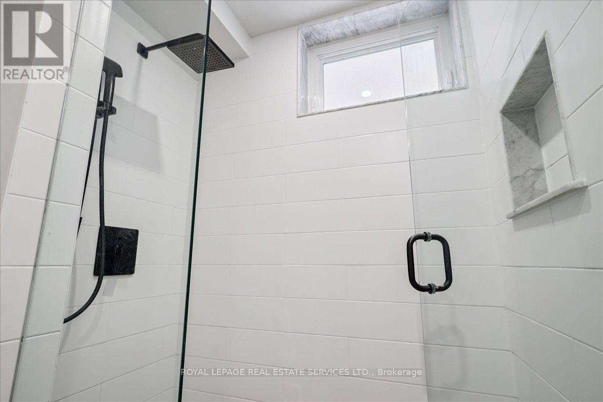 Lower - 155 Hope Street, Toronto, Ontario  M6E 1K4 - Photo 17 - W13210132