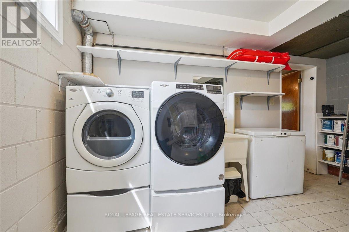 Lower - 155 Hope Street, Toronto, Ontario  M6E 1K4 - Photo 19 - W13210132