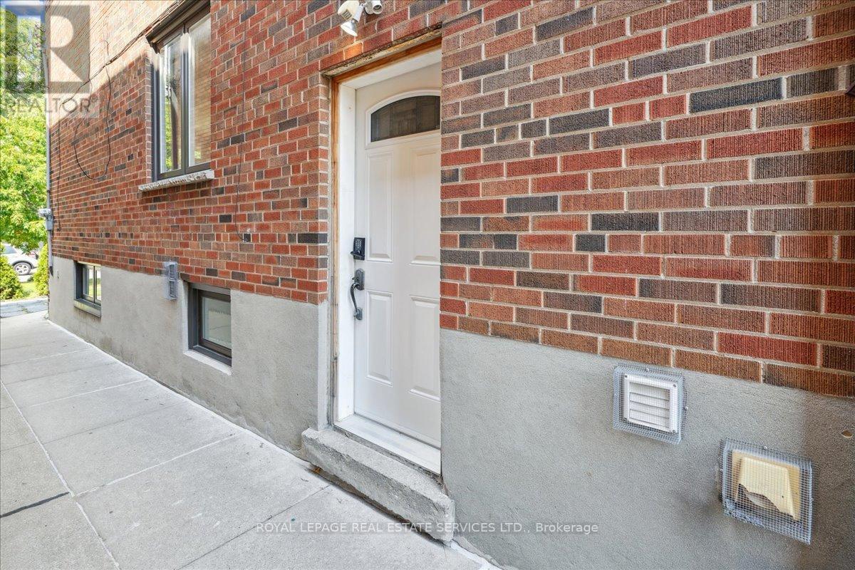 Lower - 155 Hope Street, Toronto, Ontario  M6E 1K4 - Photo 3 - W13210132