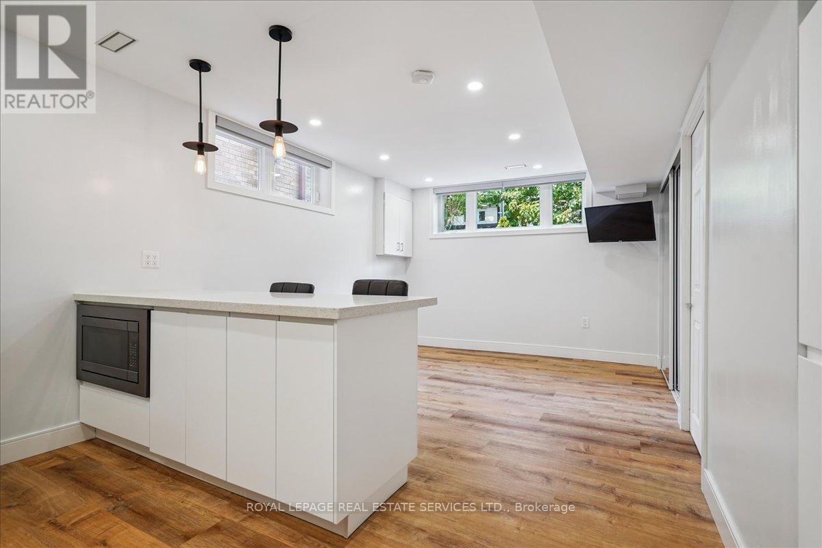 Lower - 155 Hope Street, Toronto, Ontario  M6E 1K4 - Photo 4 - W13210132