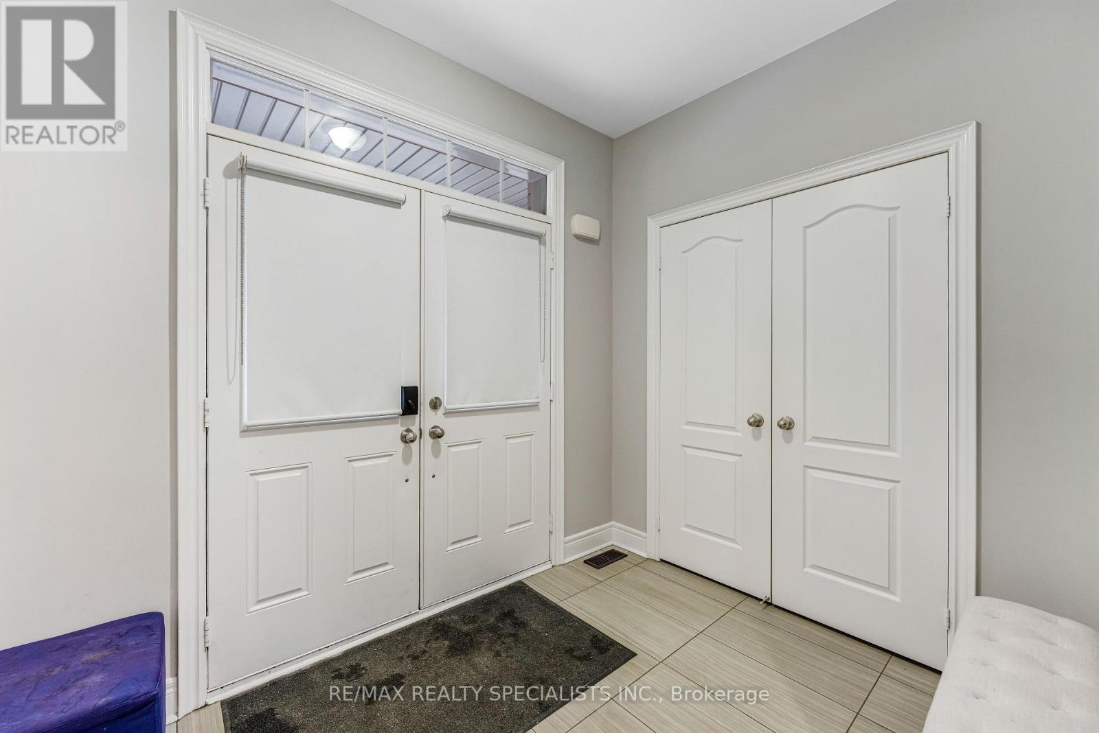 171 Rising Hill Ridge, Brampton, Ontario  L6Y 6B2 - Photo 3 - W13210150