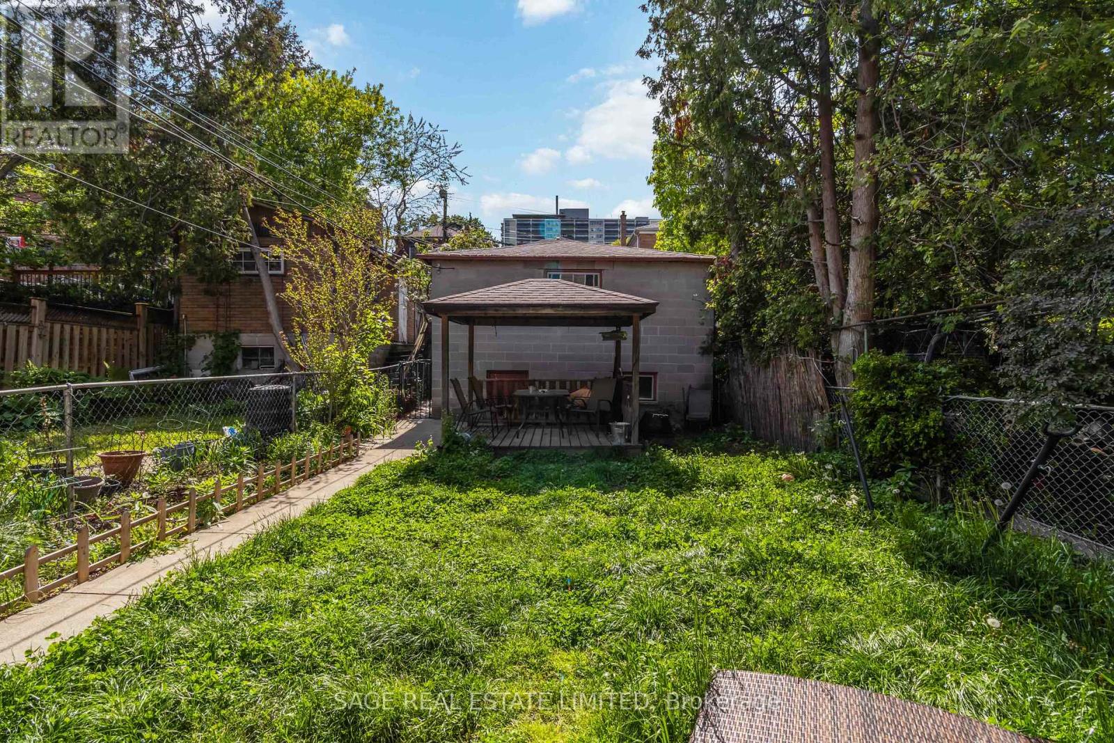 1 - 182 Indian Grove, Toronto, Ontario  M6P 2H2 - Photo 21 - W13210156