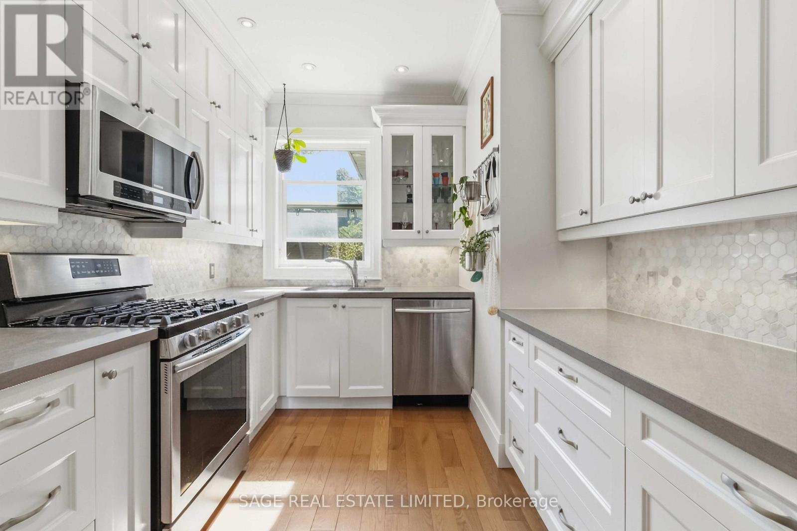 1 - 182 Indian Grove, Toronto, Ontario  M6P 2H2 - Photo 6 - W13210156
