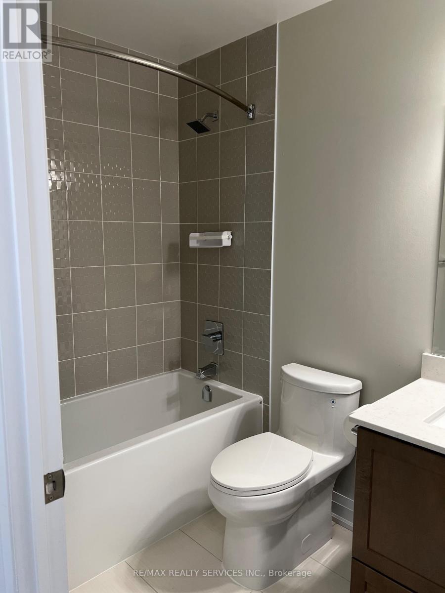 303 - 15 Lynch Street, Brampton, Ontario  L6W 0C7 - Photo 8 - W13210258