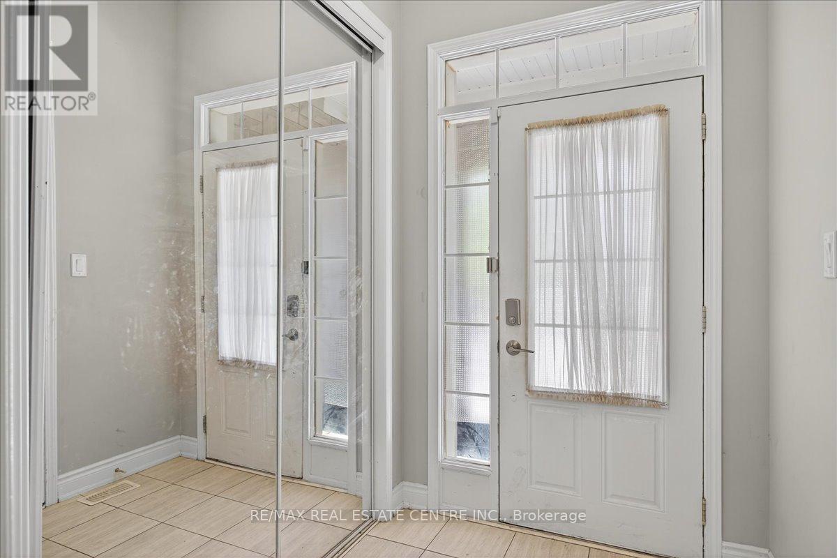 249 Hinton Terrace, Milton, Ontario  L9T 7K6 - Photo 2 - W13210272