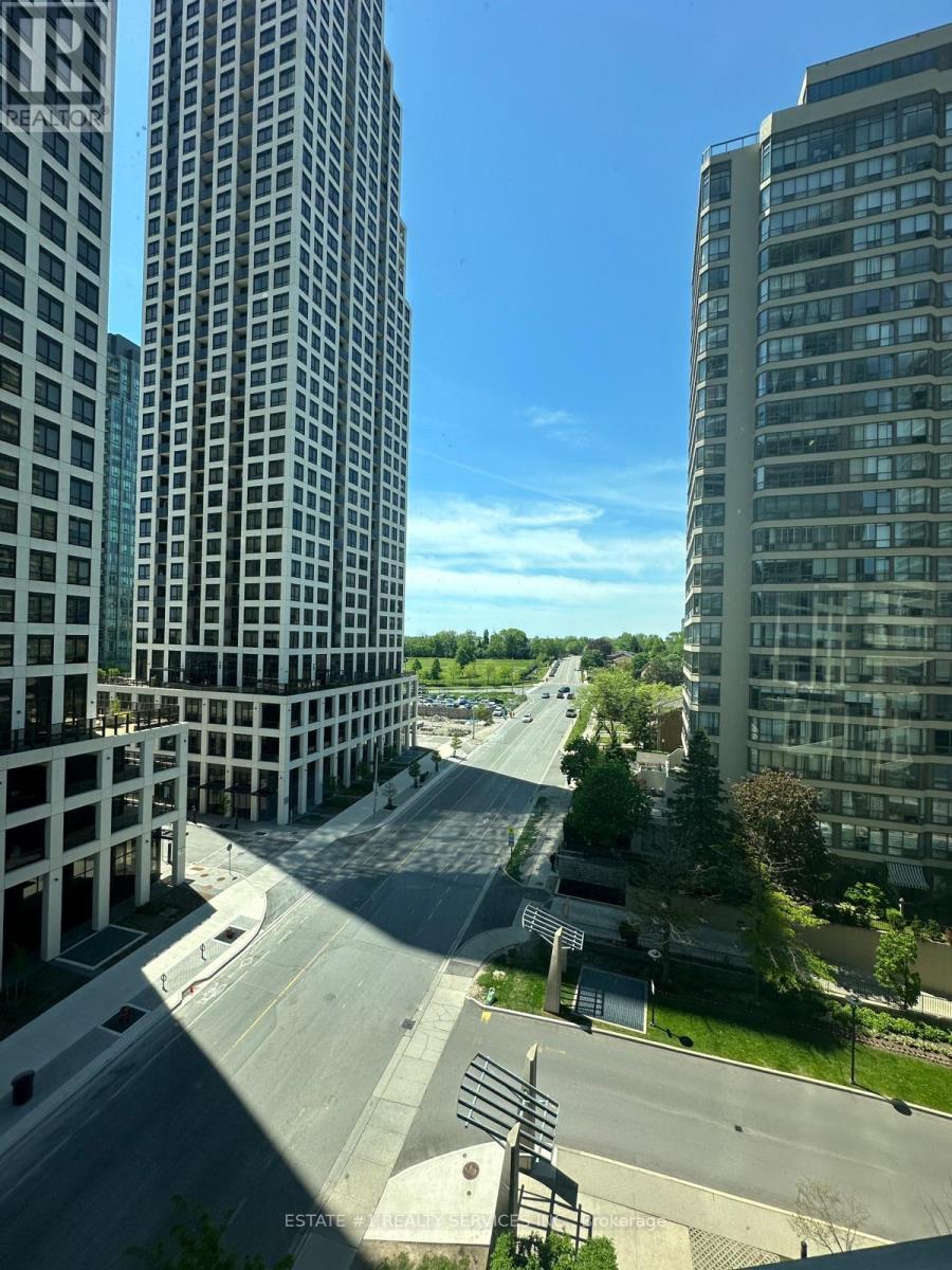 802 - 33 ELM DRIVE, Mississauga, Ontario