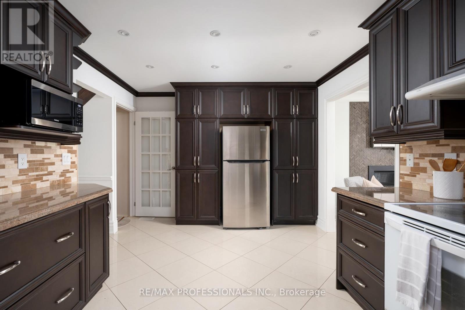 84 Harding Avenue, Toronto, Ontario  M6M 3A5 - Photo 16 - W13210324
