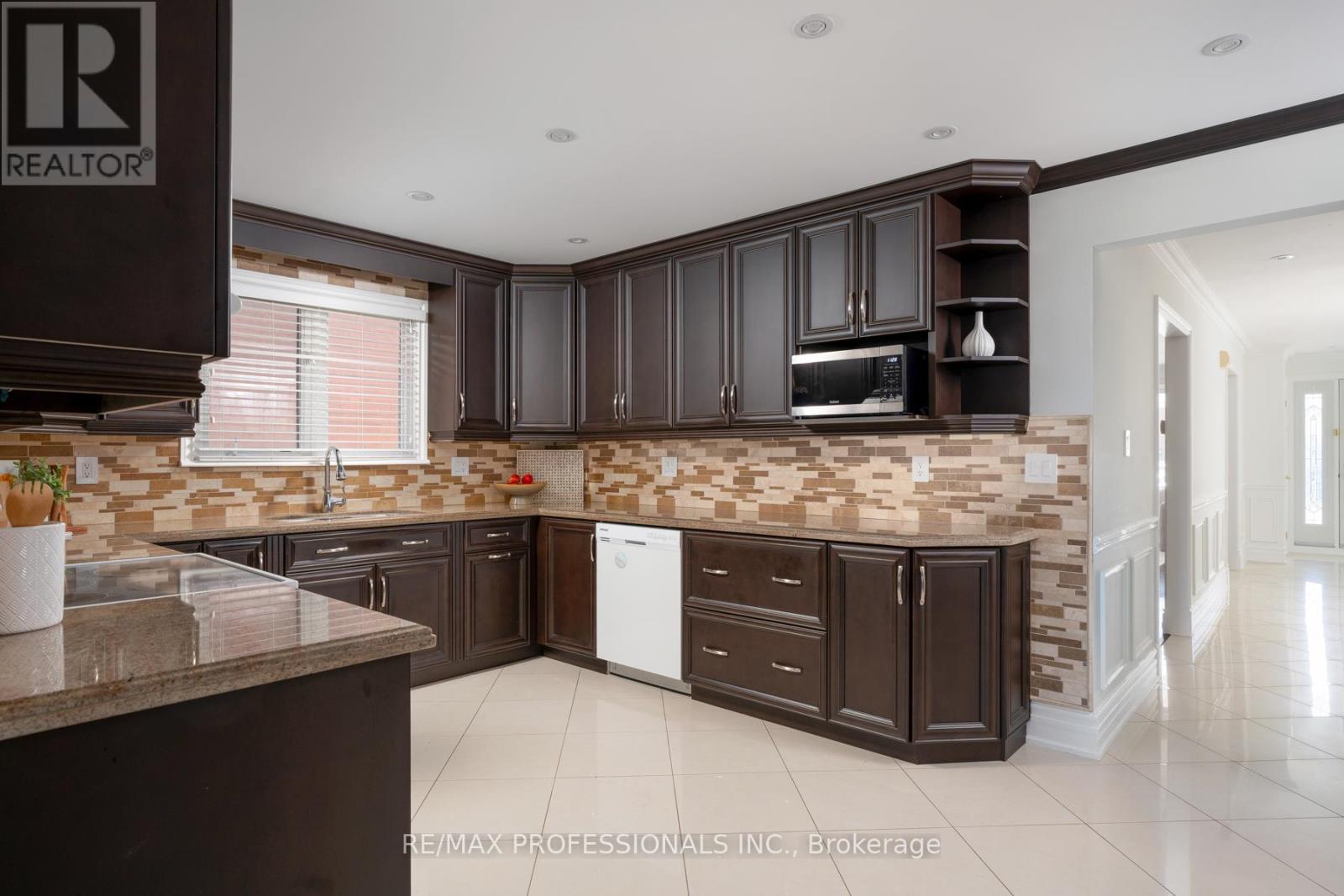 84 Harding Avenue, Toronto, Ontario  M6M 3A5 - Photo 20 - W13210324