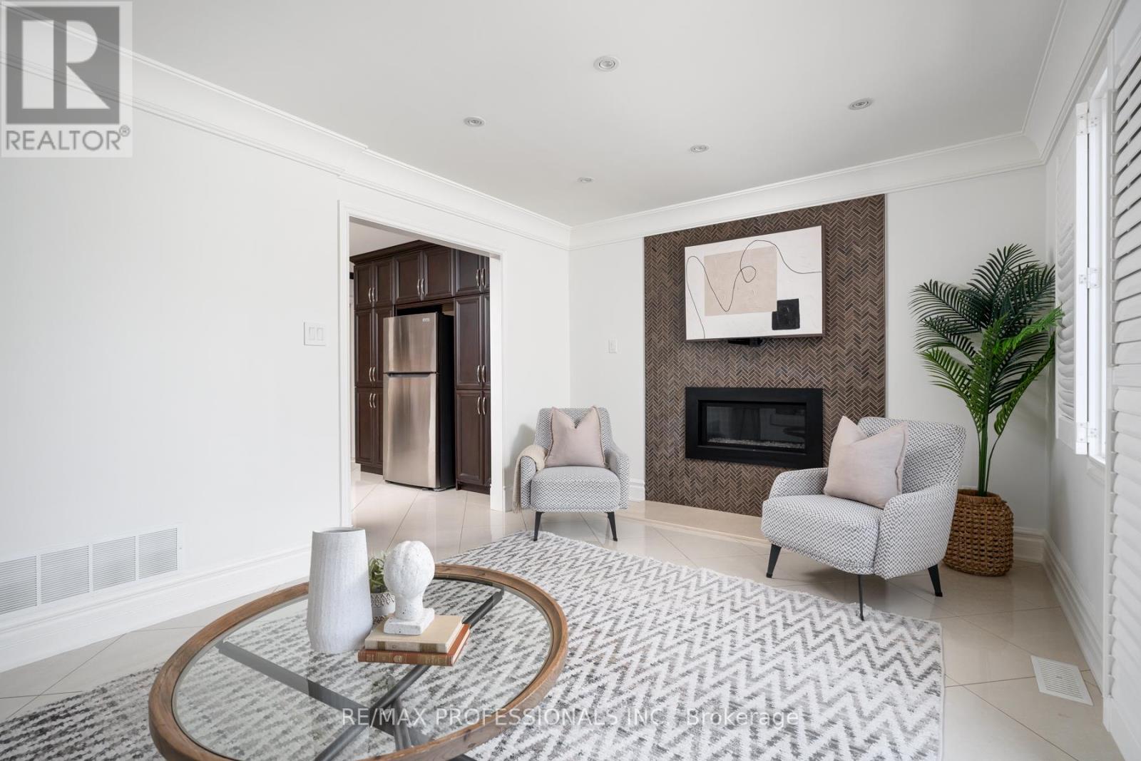84 Harding Avenue, Toronto, Ontario  M6M 3A5 - Photo 24 - W13210324