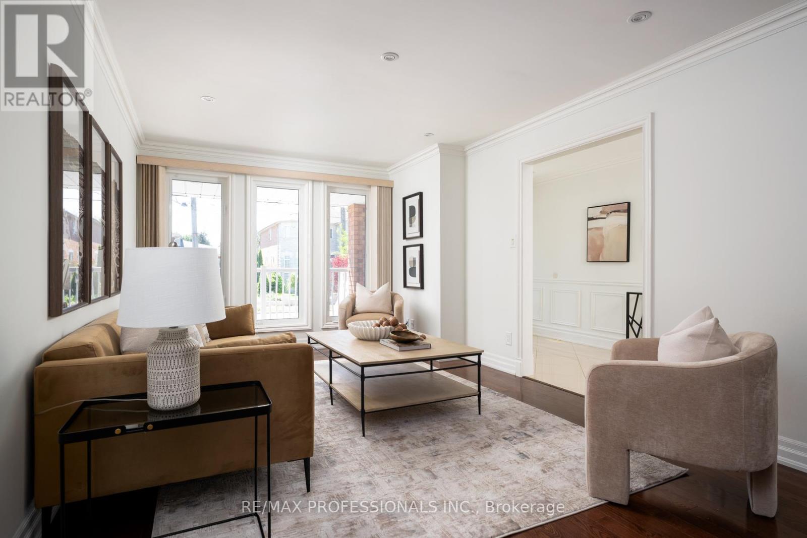 84 Harding Avenue, Toronto, Ontario  M6M 3A5 - Photo 3 - W13210324