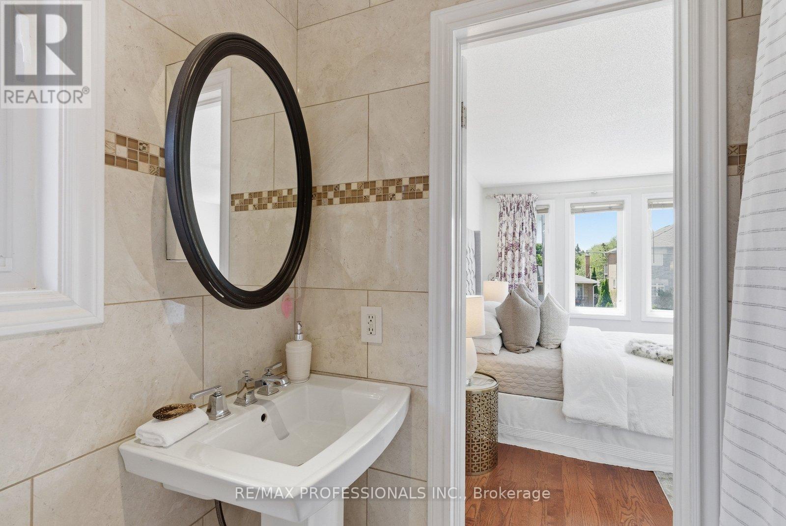 84 Harding Avenue, Toronto, Ontario  M6M 3A5 - Photo 31 - W13210324