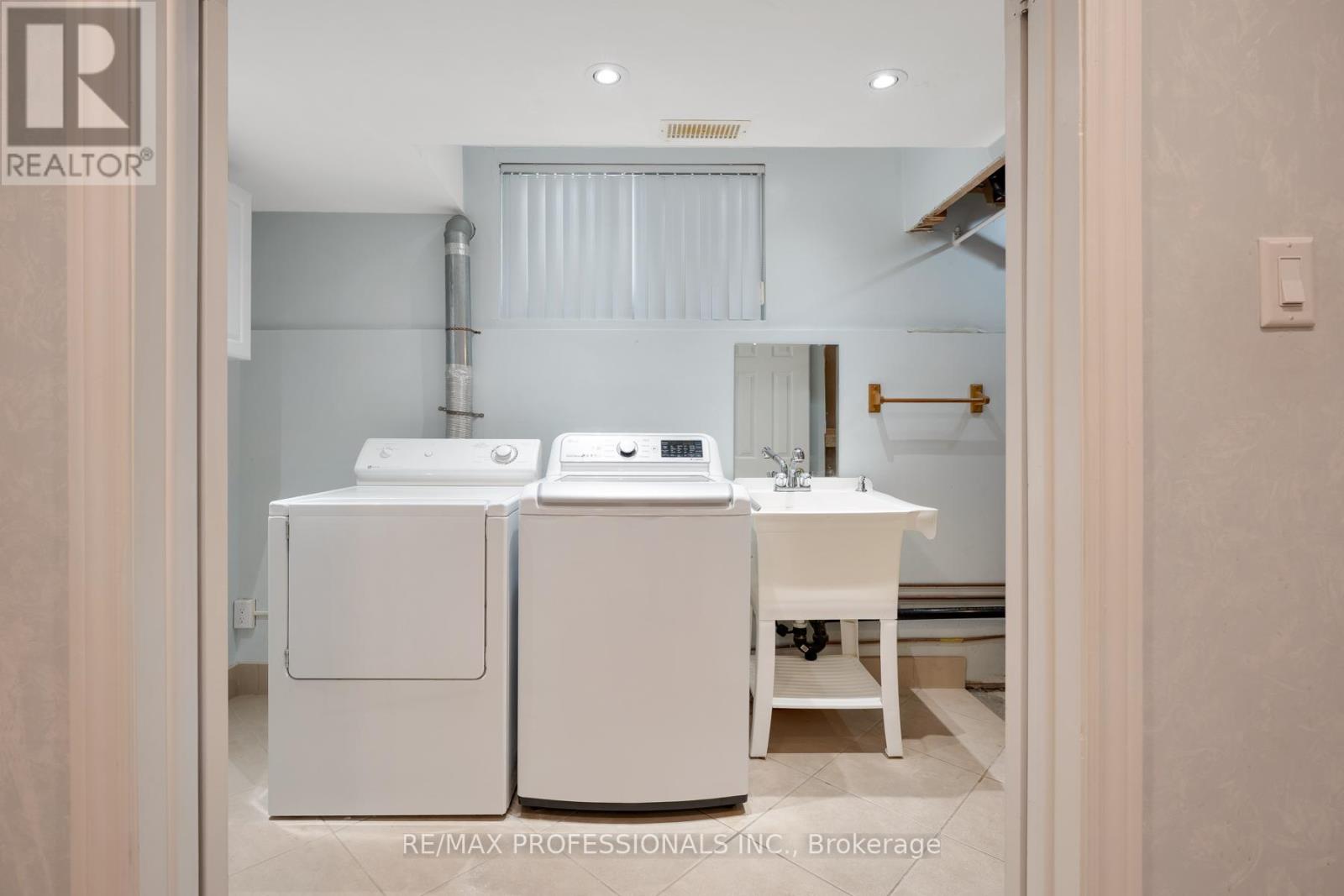 84 Harding Avenue, Toronto, Ontario  M6M 3A5 - Photo 44 - W13210324