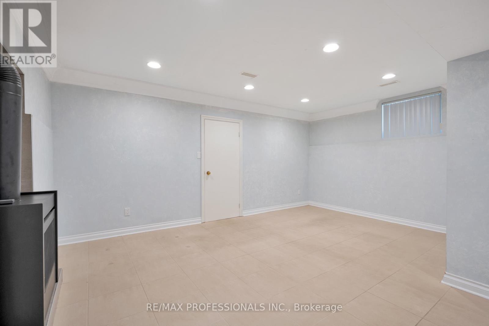 84 Harding Avenue, Toronto, Ontario  M6M 3A5 - Photo 45 - W13210324