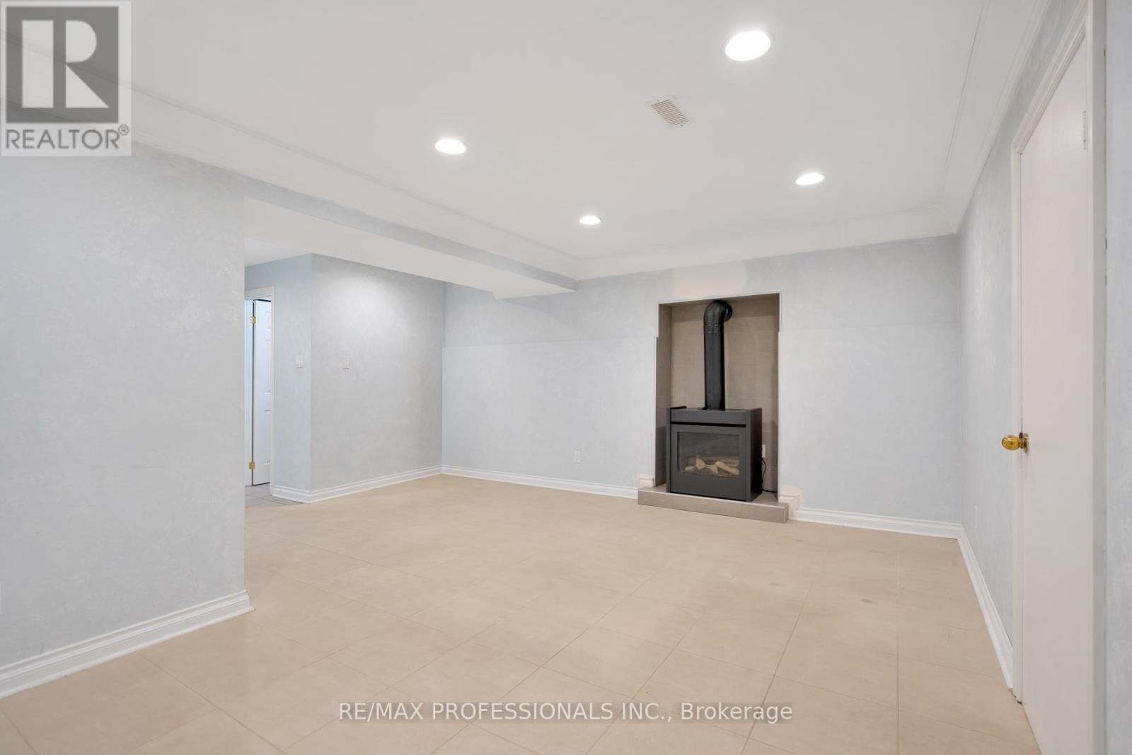 84 Harding Avenue, Toronto, Ontario  M6M 3A5 - Photo 46 - W13210324