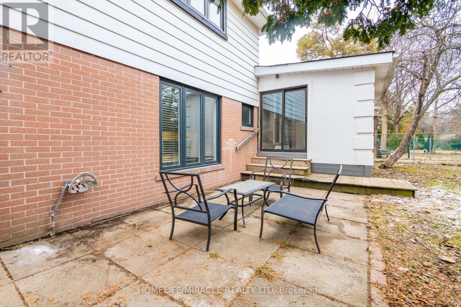 81 Watson Crescent, Brampton, Ontario  L6W 1E5 - Photo 47 - W13210328