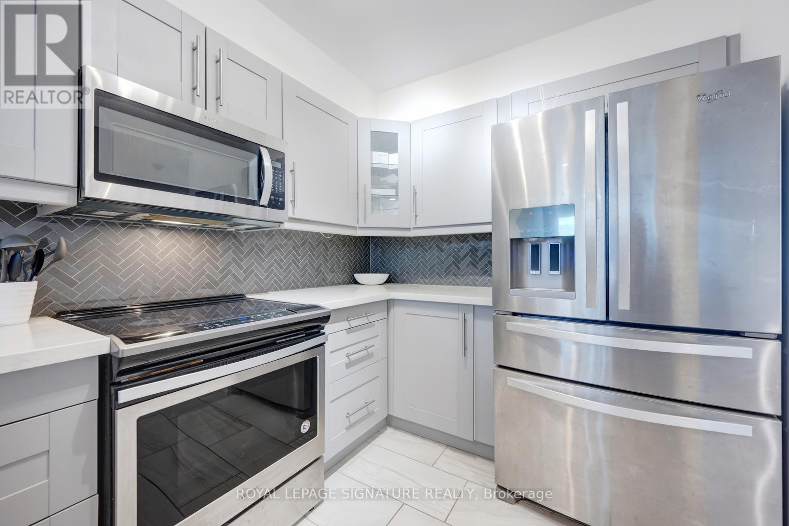 1106 - 50 Eglinton Avenue W, Mississauga, Ontario  L5R 3P5 - Photo 7 - W13210348