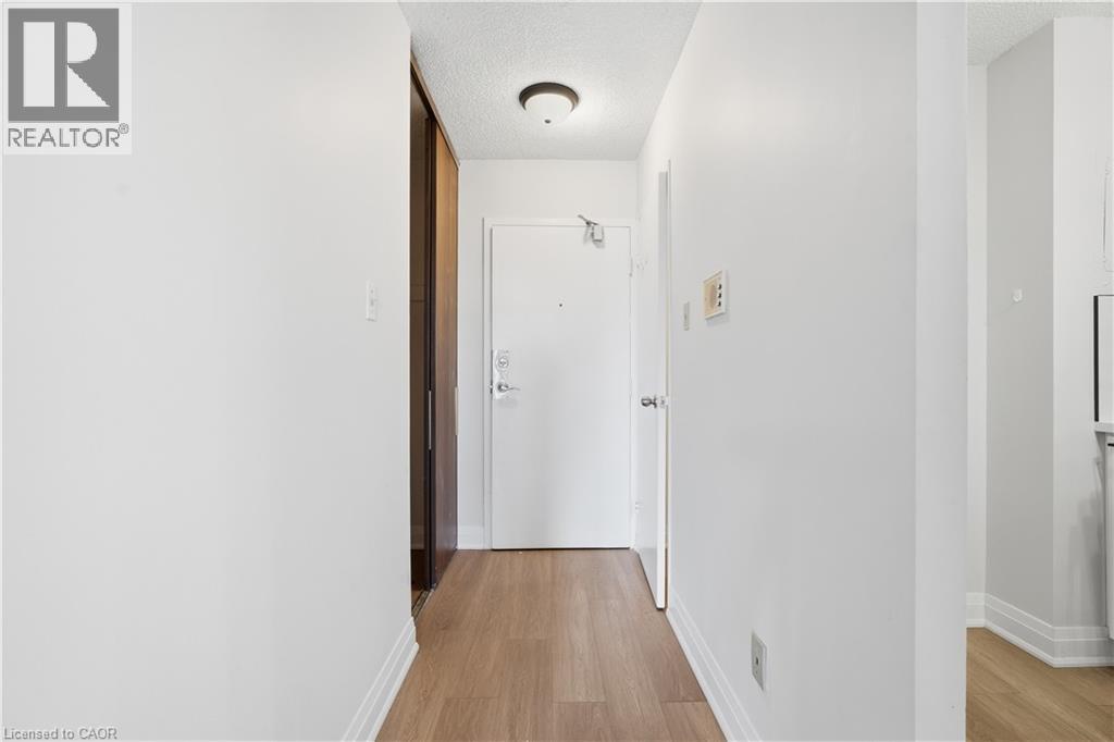 975 Warwick Court Unit# 1005, Burlington, Ontario  L7T 3Z7 - Photo 4 - 40832944