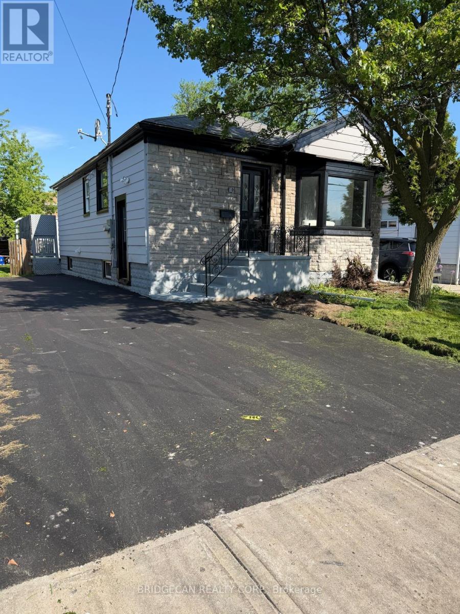 82 East 38th Street, Hamilton, Ontario  L8V 4E5 - Photo 2 - X13210140