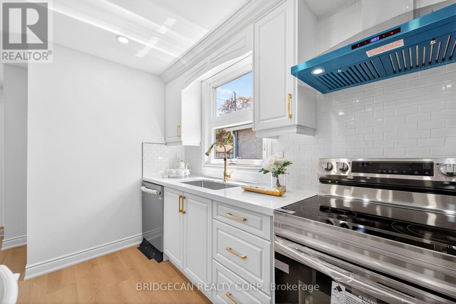 82 East 38th Street, Hamilton, Ontario  L8V 4E5 - Photo 6 - X13210140