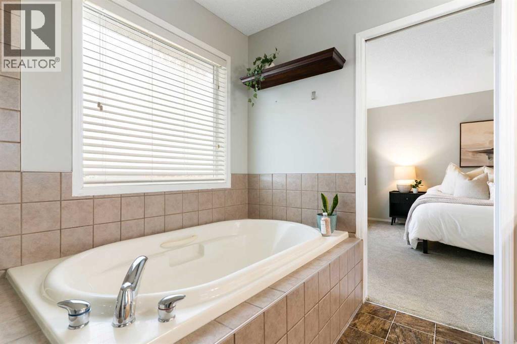 164 Royal Oak Heights Nw, Calgary, Alberta  T3G 5V3 - Photo 37 - A2314524