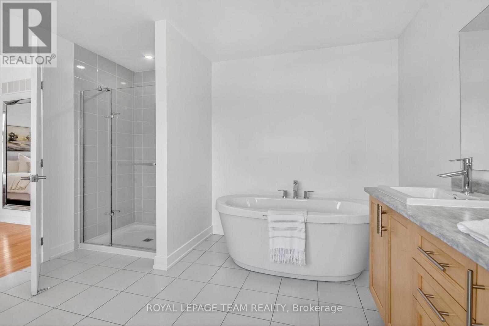 154 Winterhaven Drive, Ottawa, Ontario  K1W 0P1 - Photo 30 - X13210444