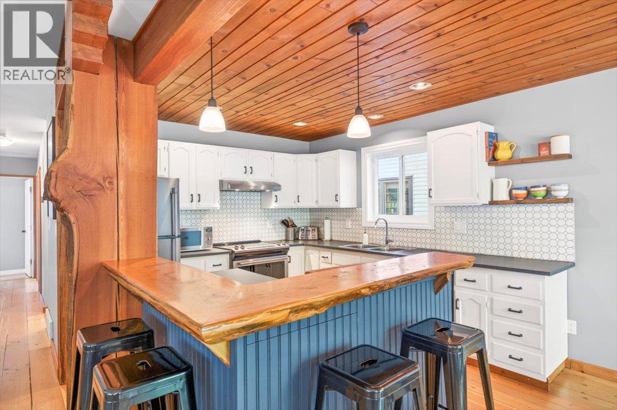 8 Mt Proctor Avenue, Fernie, British Columbia  V0B 1M3 - Photo 32 - 10389064