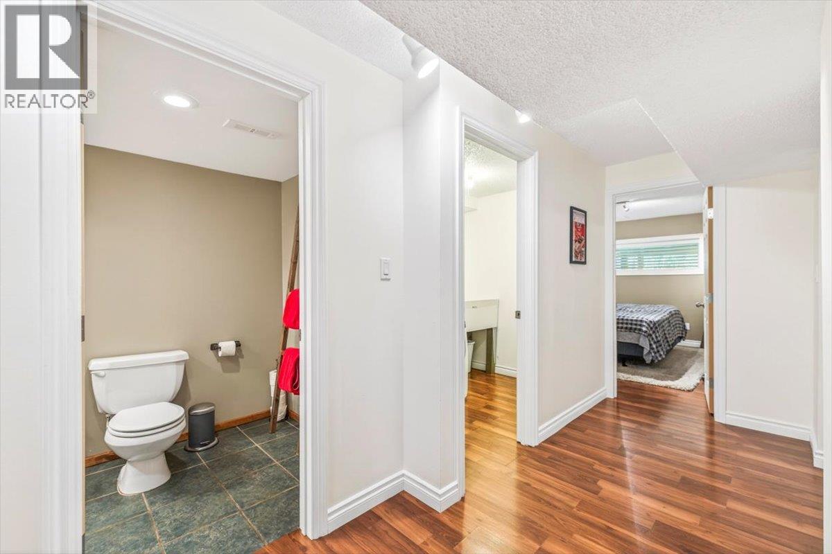 8 Mt Proctor Avenue, Fernie, British Columbia  V0B 1M3 - Photo 49 - 10389064