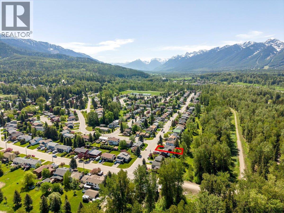 8 Mt Proctor Avenue, Fernie, British Columbia  V0B 1M3 - Photo 9 - 10389064