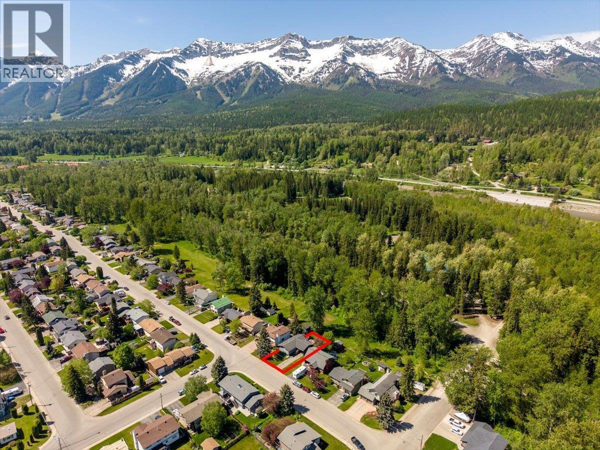 8 Mt Proctor Avenue, Fernie, British Columbia  V0B 1M3 - Photo 8 - 10389064