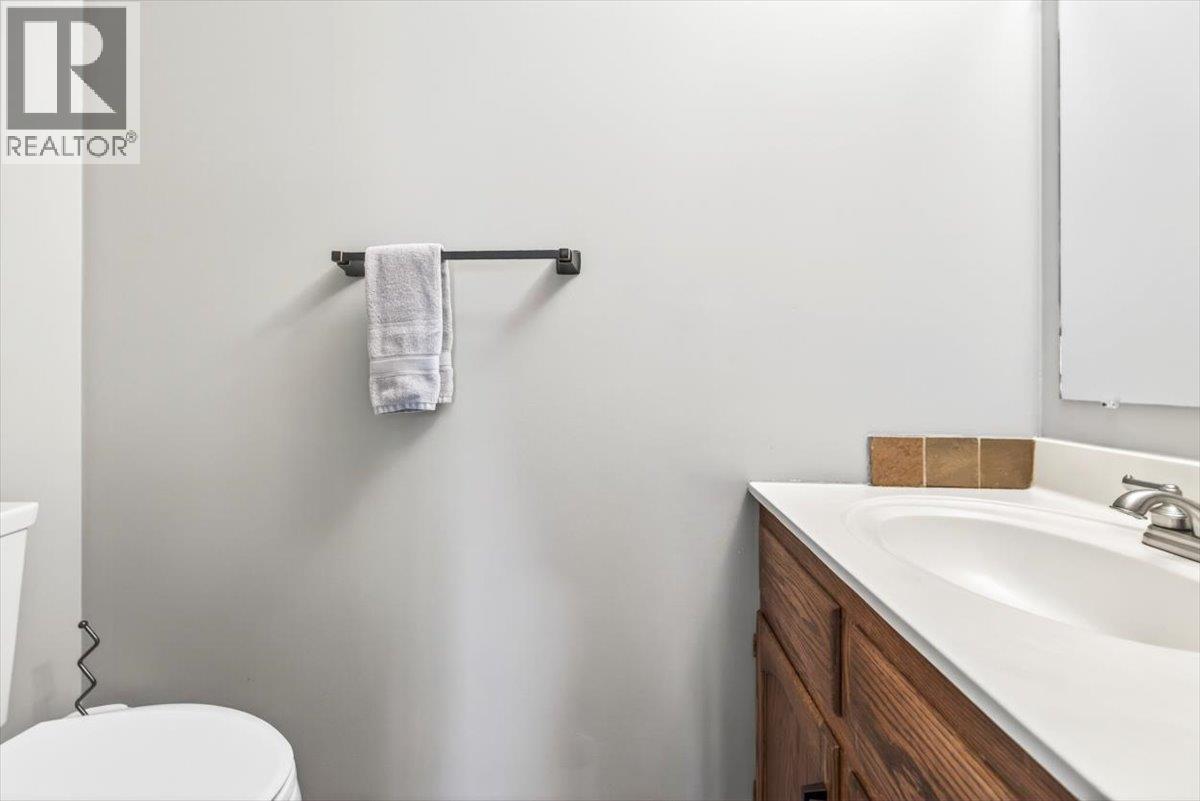 8 Mt Proctor Avenue, Fernie, British Columbia  V0B 1M3 - Photo 43 - 10389064