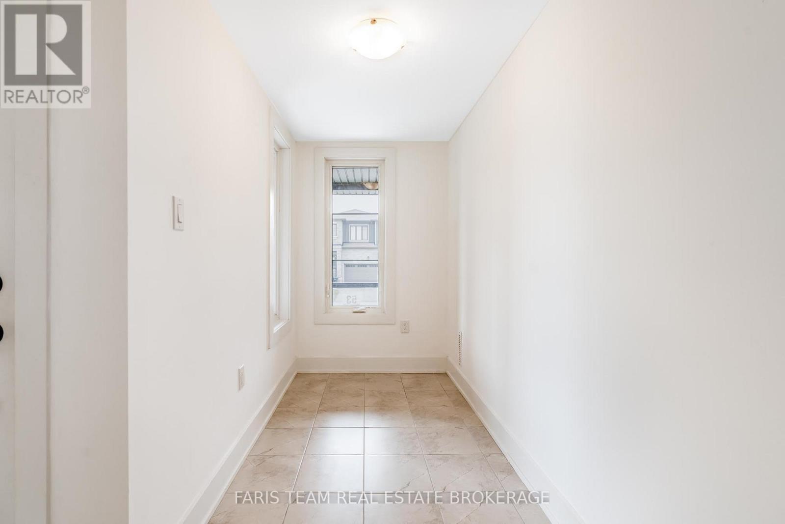 53 Harvest Crescent, Barrie, Ontario  L9J 0T5 - Photo 6 - S13161002