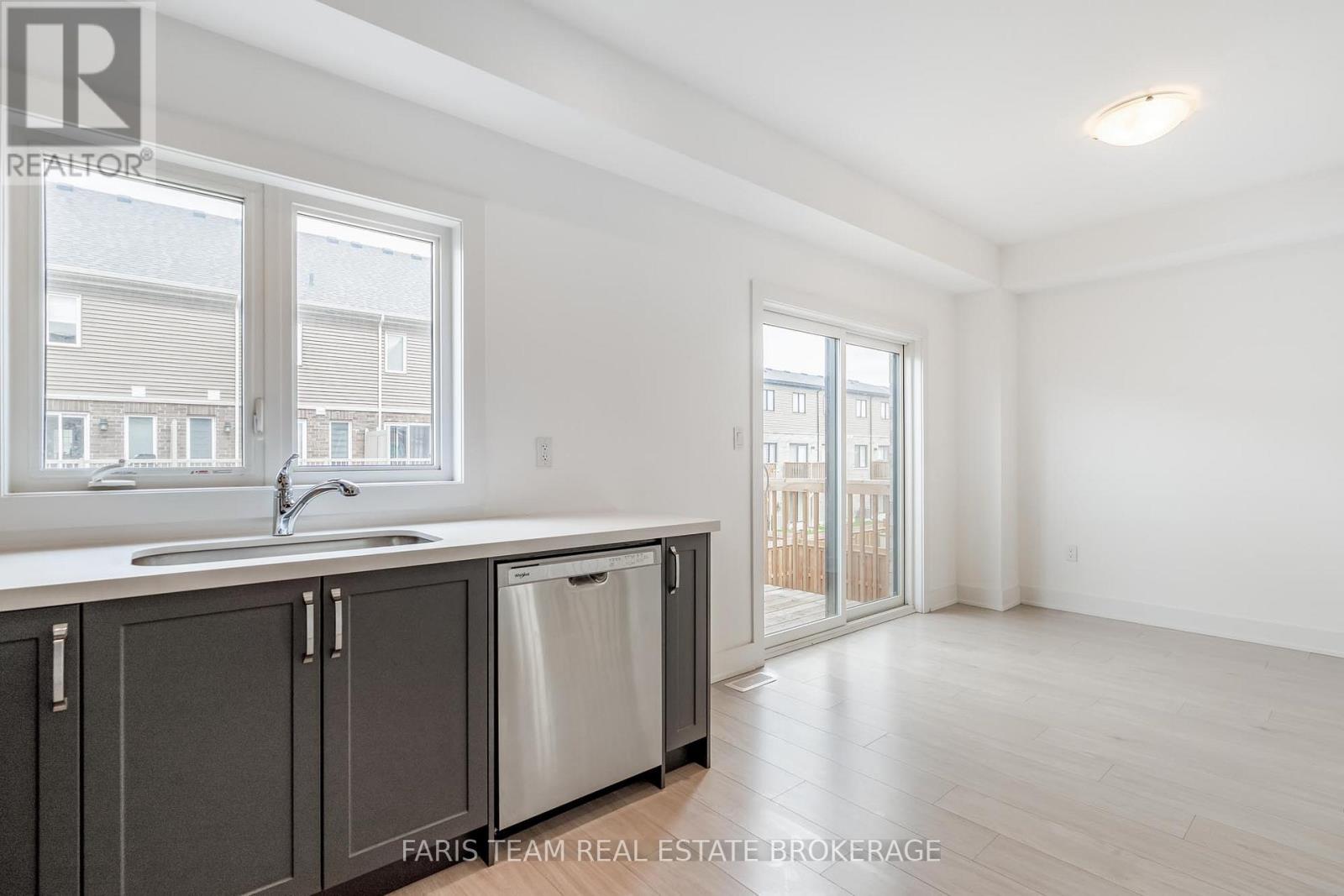 53 Harvest Crescent, Barrie, Ontario  L9J 0T5 - Photo 11 - S13161002
