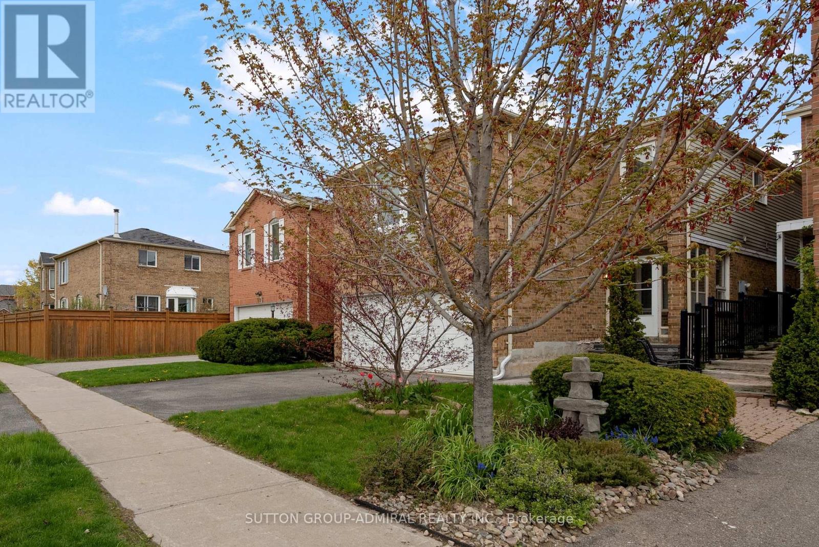 105 CARL TENNEN STREET, Vaughan, Ontario
