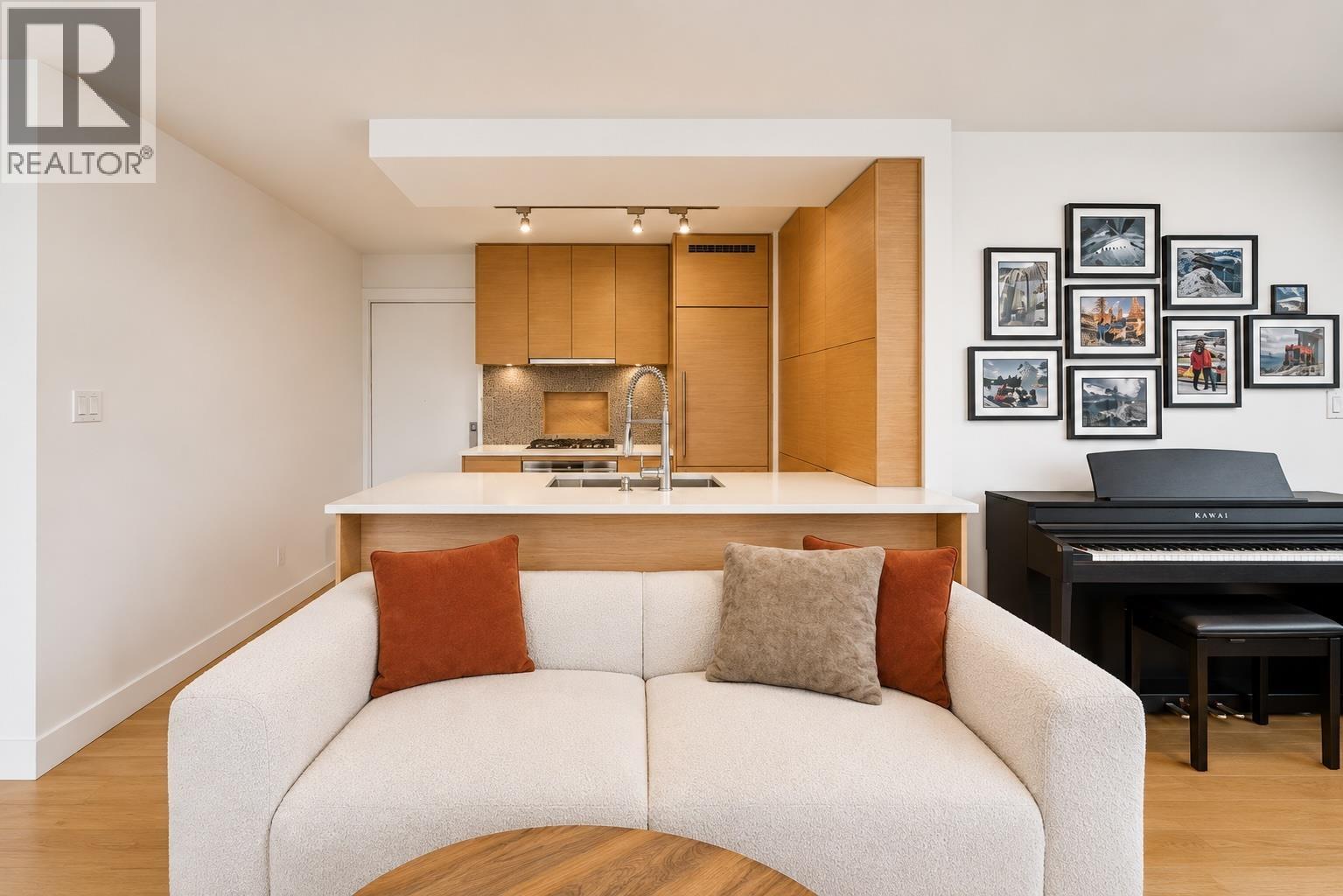 1901 565 Smithe Street, Vancouver, British Columbia  V6B 0E4 - Photo 2 - R3129327