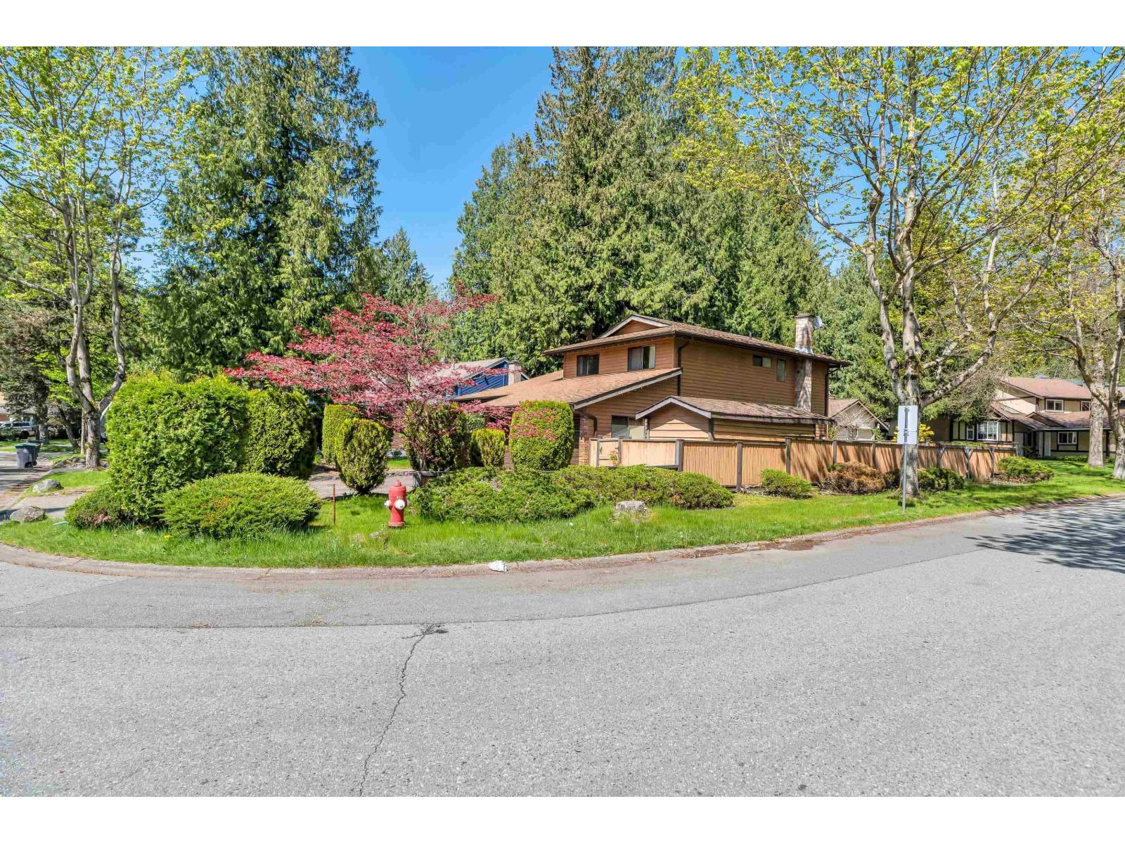 14543 91b Avenue, Surrey, British Columbia  V3R 7K9 - Photo 3 - R3120098