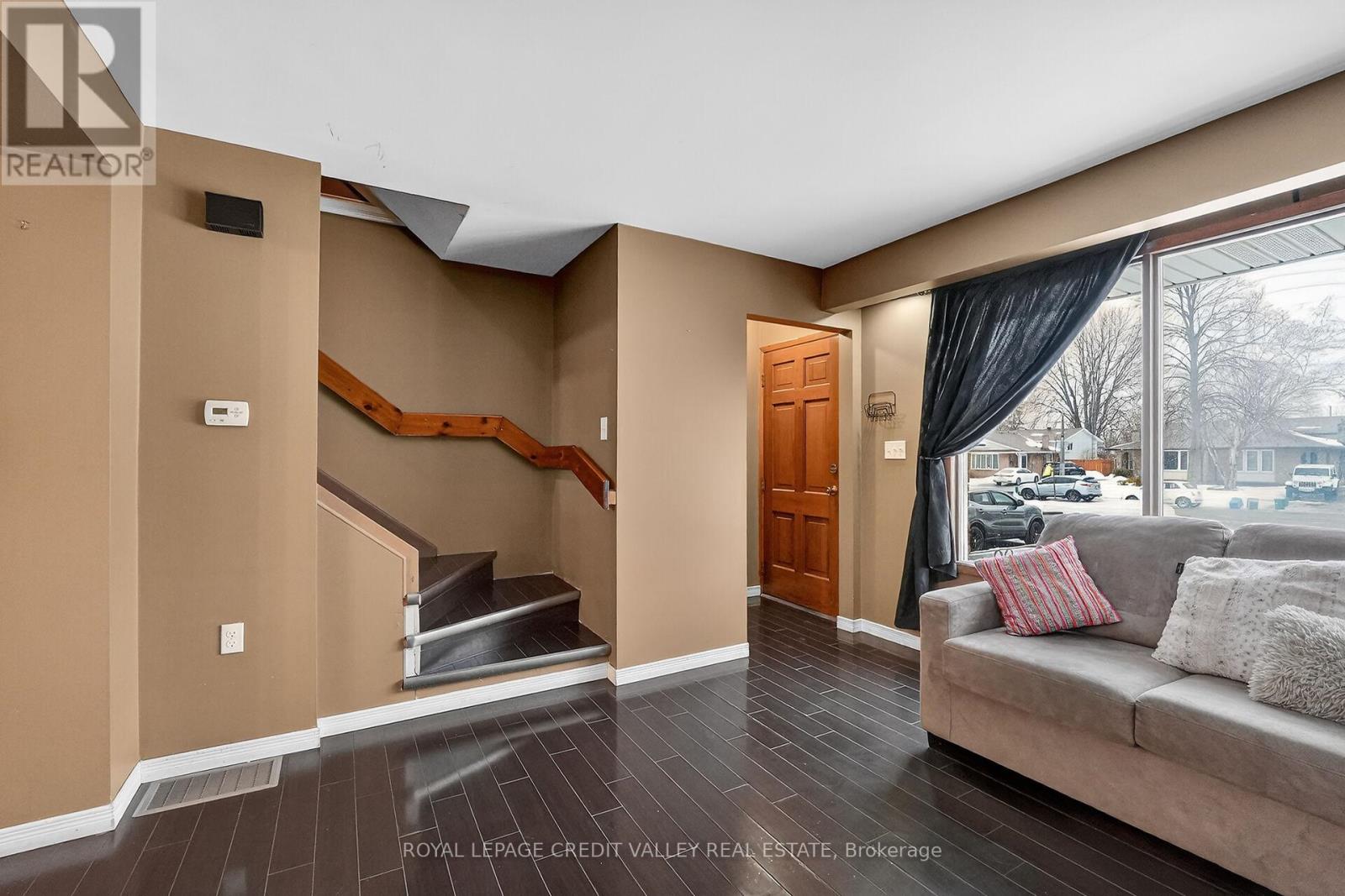 20 Nottingham Court, Welland, Ontario  L3C 5X5 - Photo 5 - X12801580